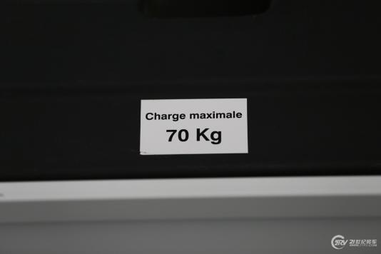܇^