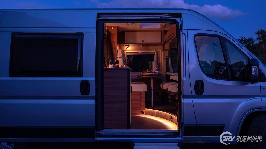 carado-vlow-camper-van-22.jpg