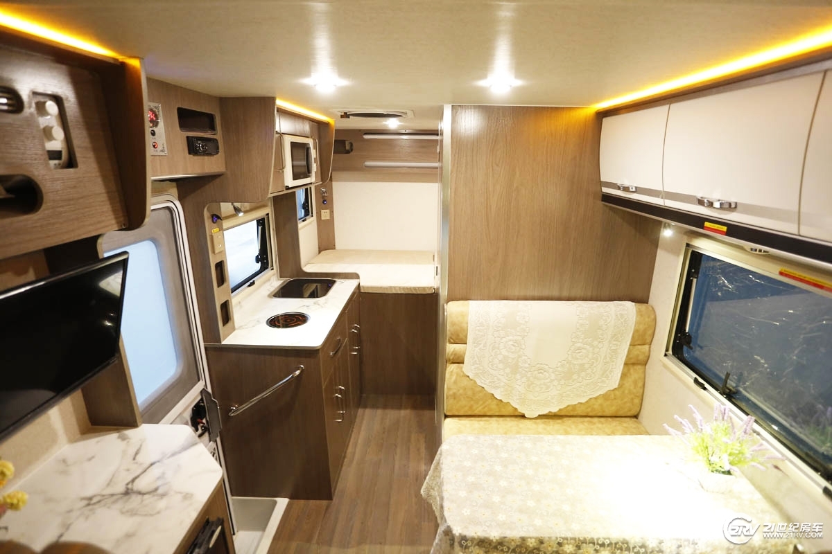 021433105cc391768f8738.jpg