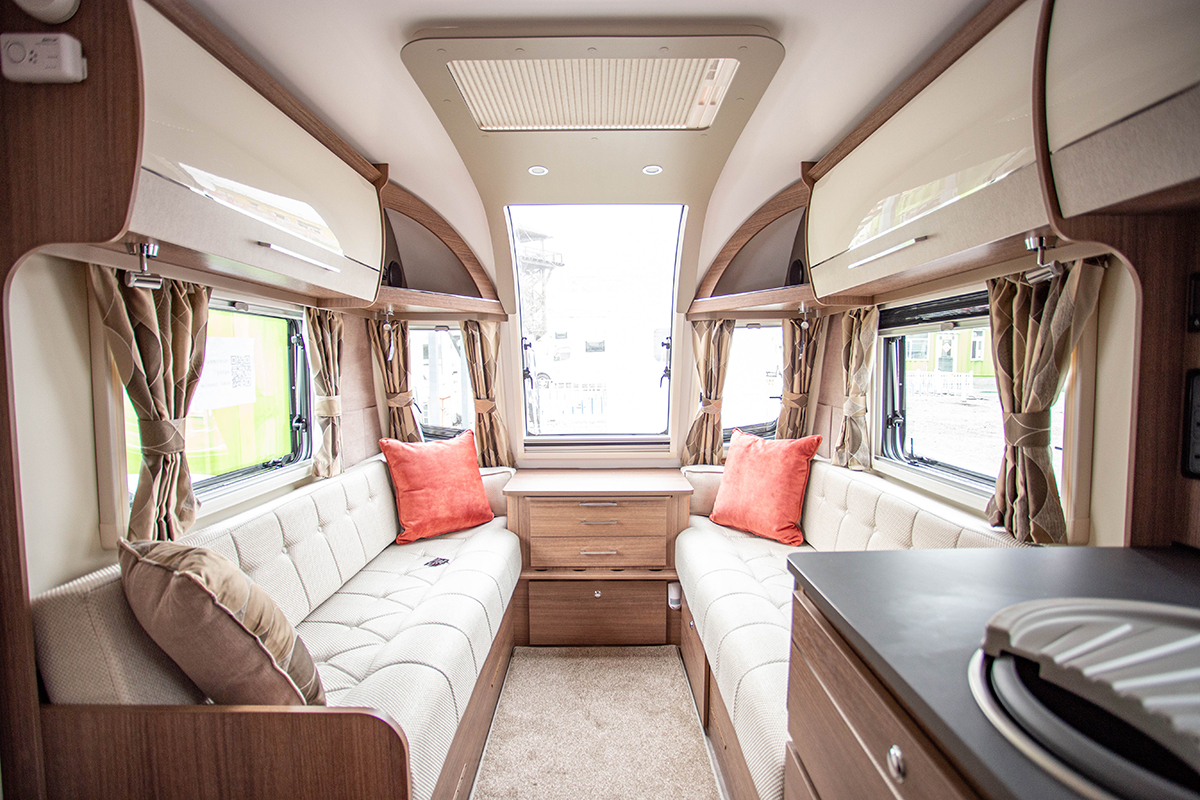 4 2020 Bailey Unicorn Black Pamplona pS W(wng)վ.jpg