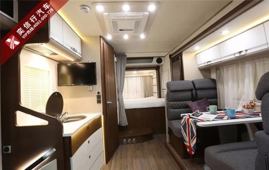 五月春夏交匯，正是旅游好時節(jié)，依維柯雙拓展房車6座C照，一路相伴。_8
