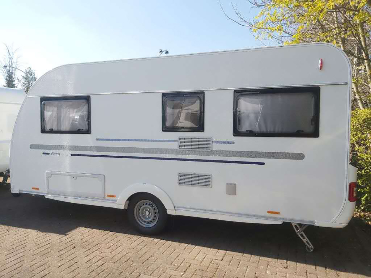 Altea 472PU-3.jpg